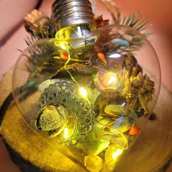 Nature Mixed Crystal Stone Filled Heart Shape Hanging Decor - Picture 8 of 10